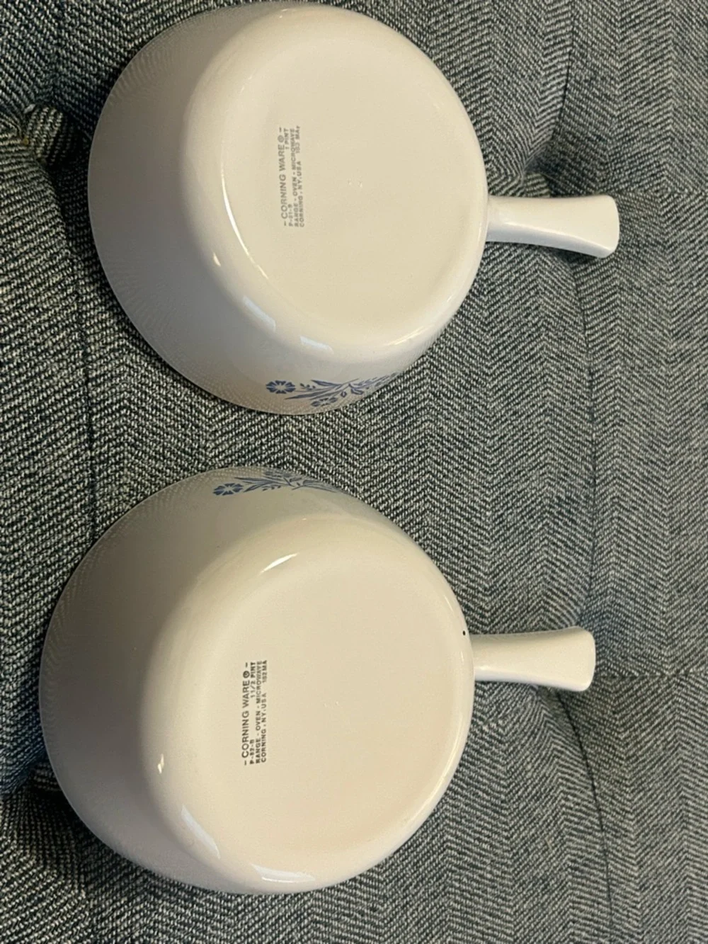 Corningware White Cookware Set with Blue Cornflower Pattern, 3-Piece W/ Lids - Picture 7 of 15